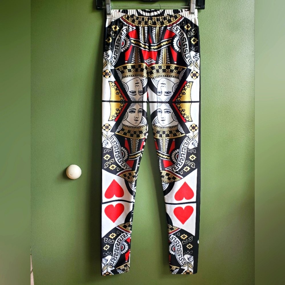 Queen of Hearts Lotus leggings NWOT